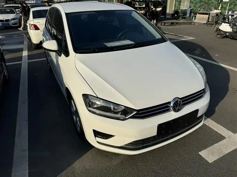 VOLKSWAGEN GOLF . SPORTSVAN