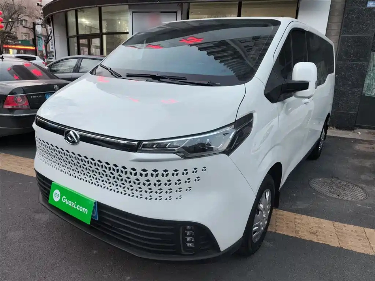 SAIC MAXUS XINTU V70  2024