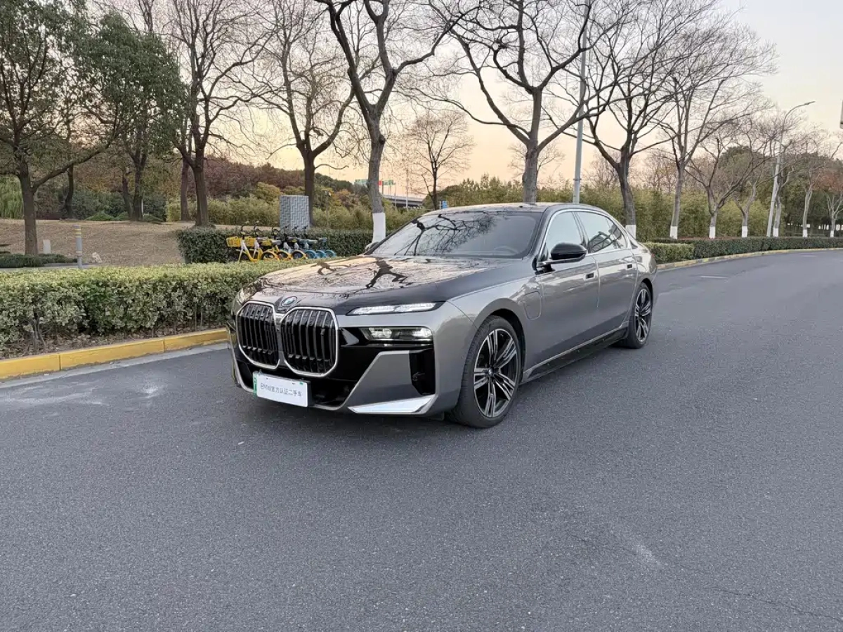 BMW I7  2024