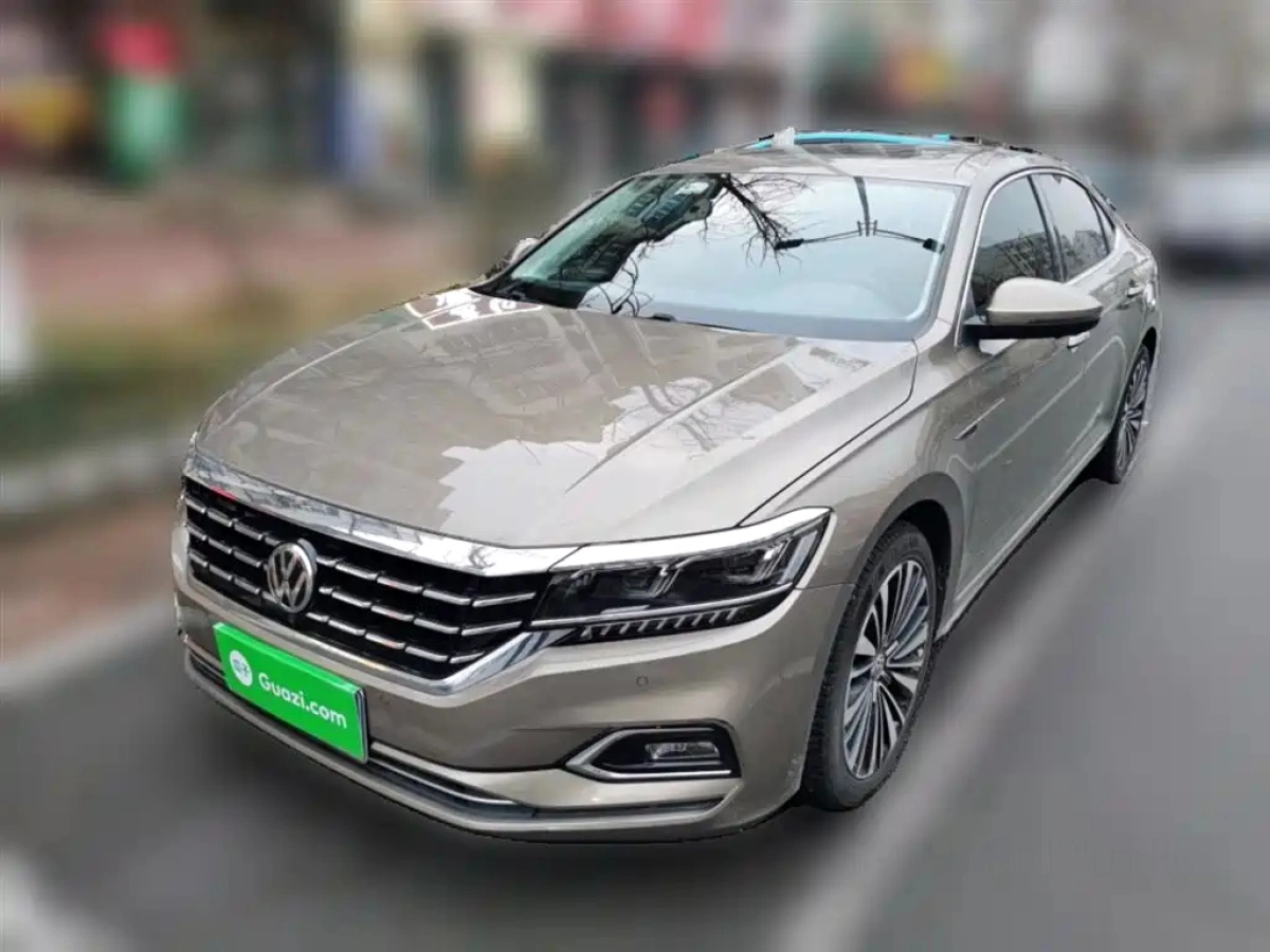 VOLKSWAGEN PASSAT