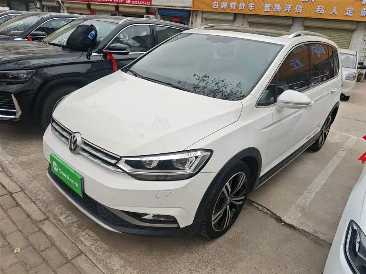 VOLKSWAGEN TOURAN  2020