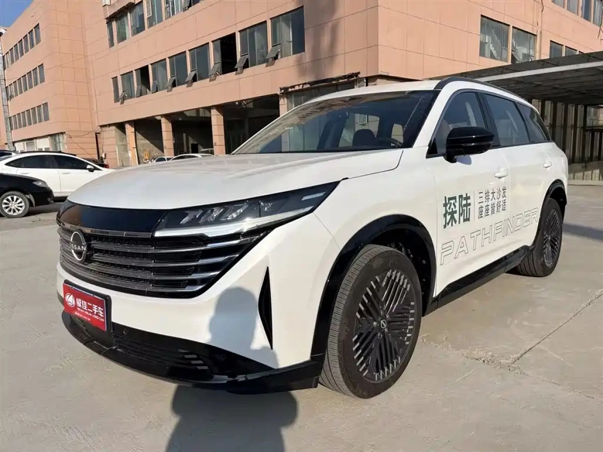 NISSAN PATHFINDER  2024