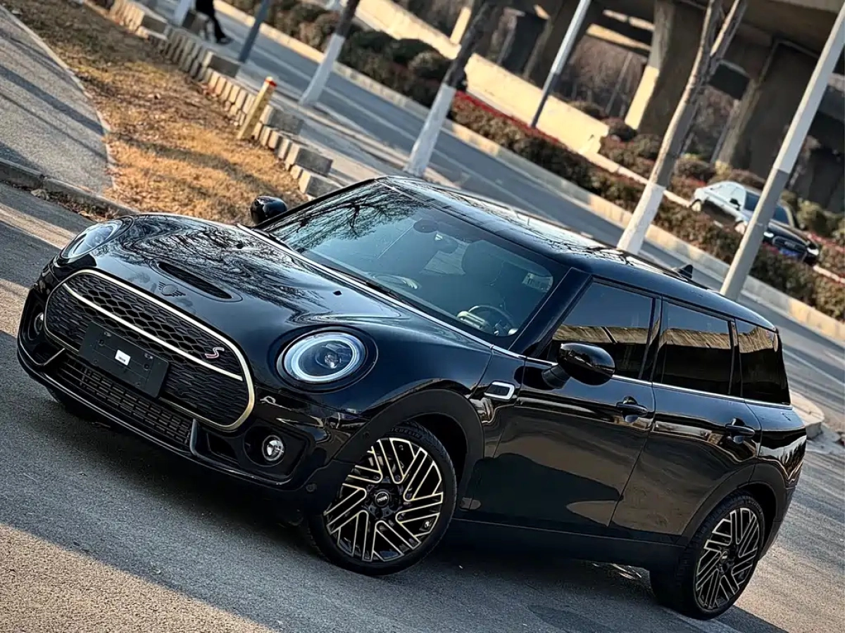 MINI CLUBMAN  2023