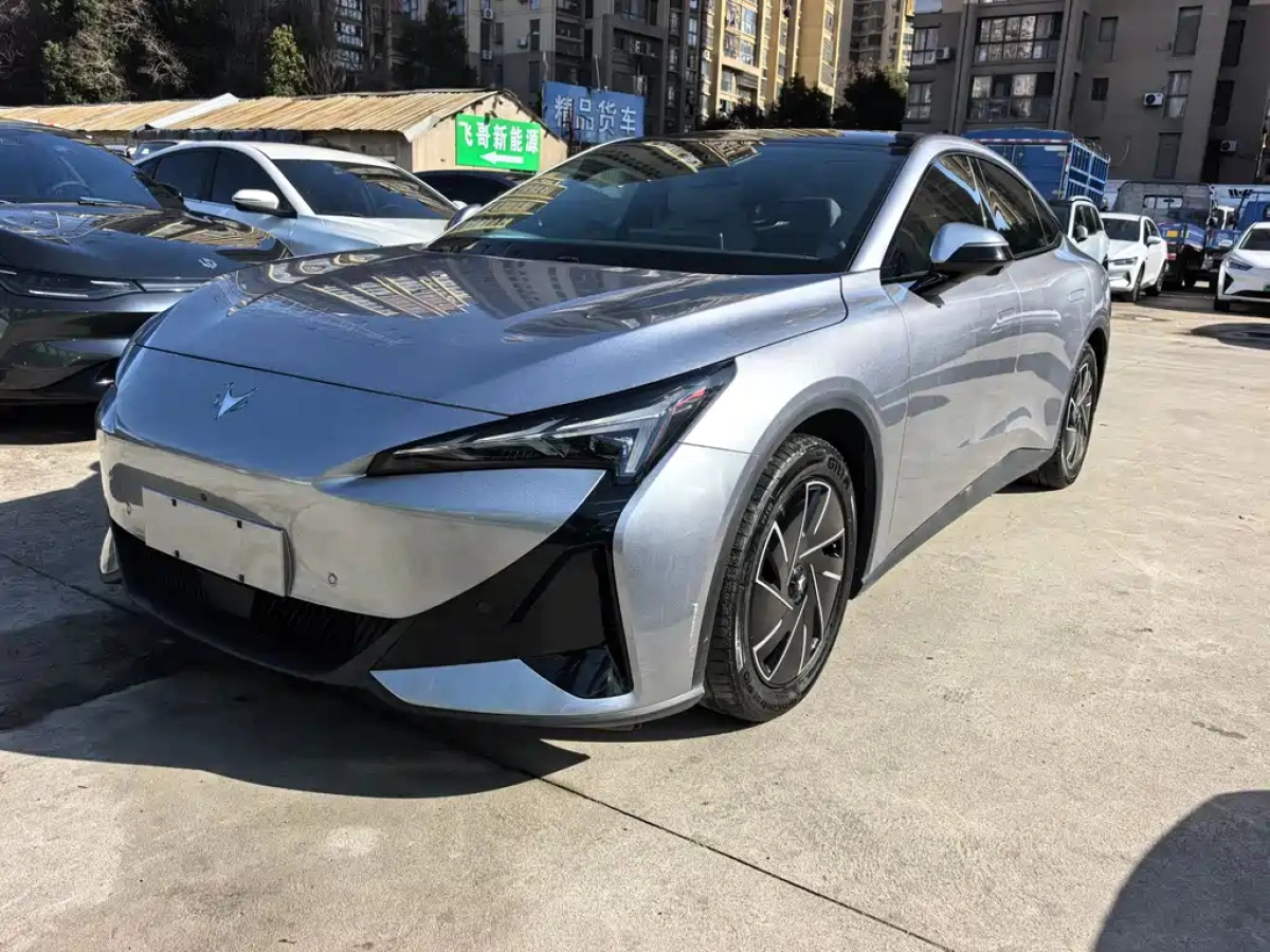 ARCFOX ALPHA S5  2025