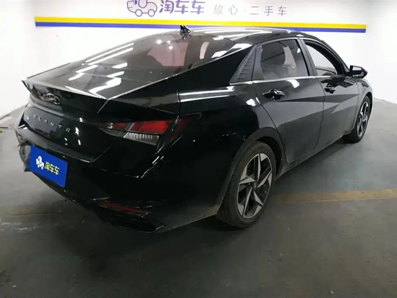 HYUNDAI ELANTRA