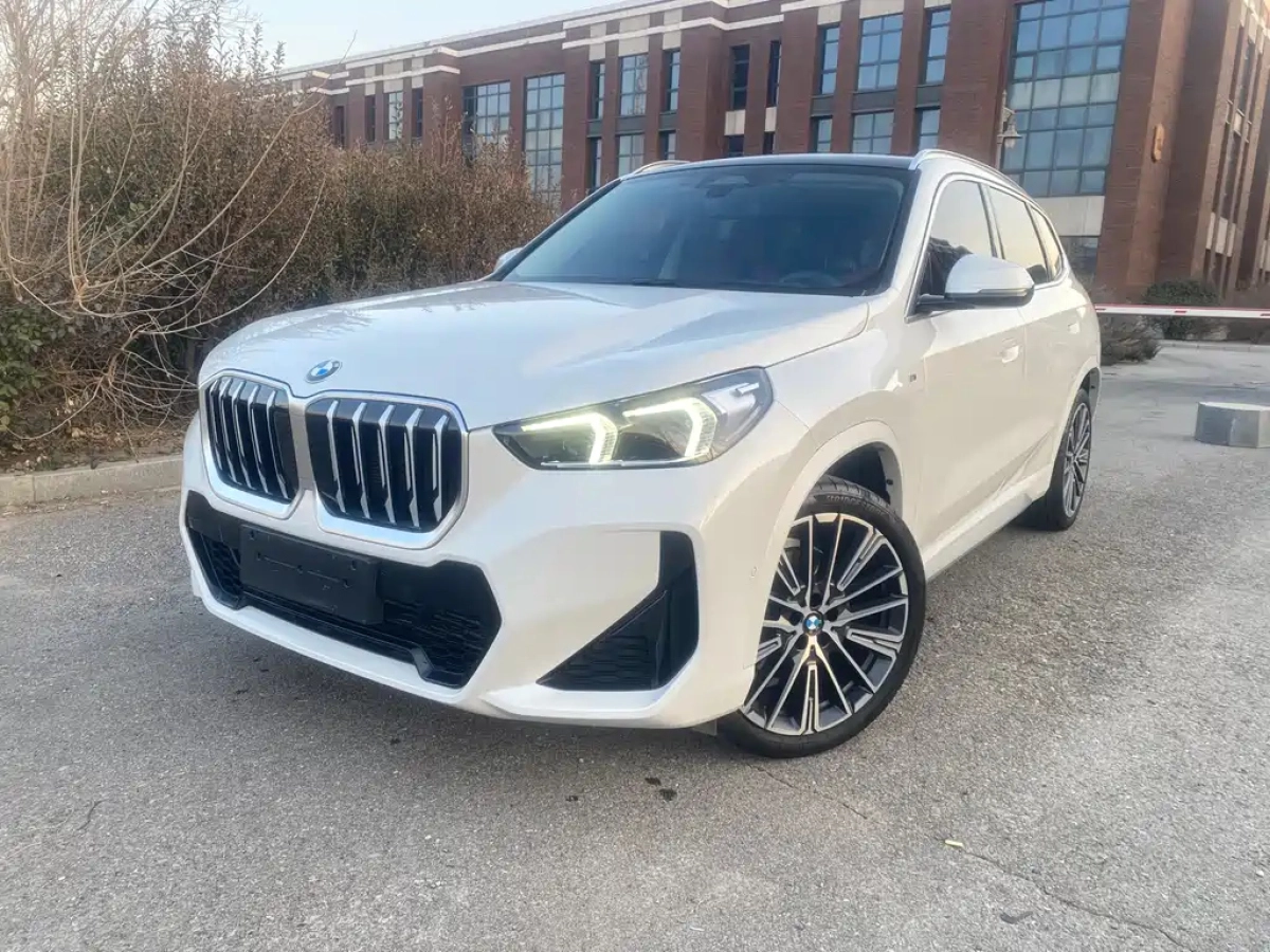 BMW X1  2024