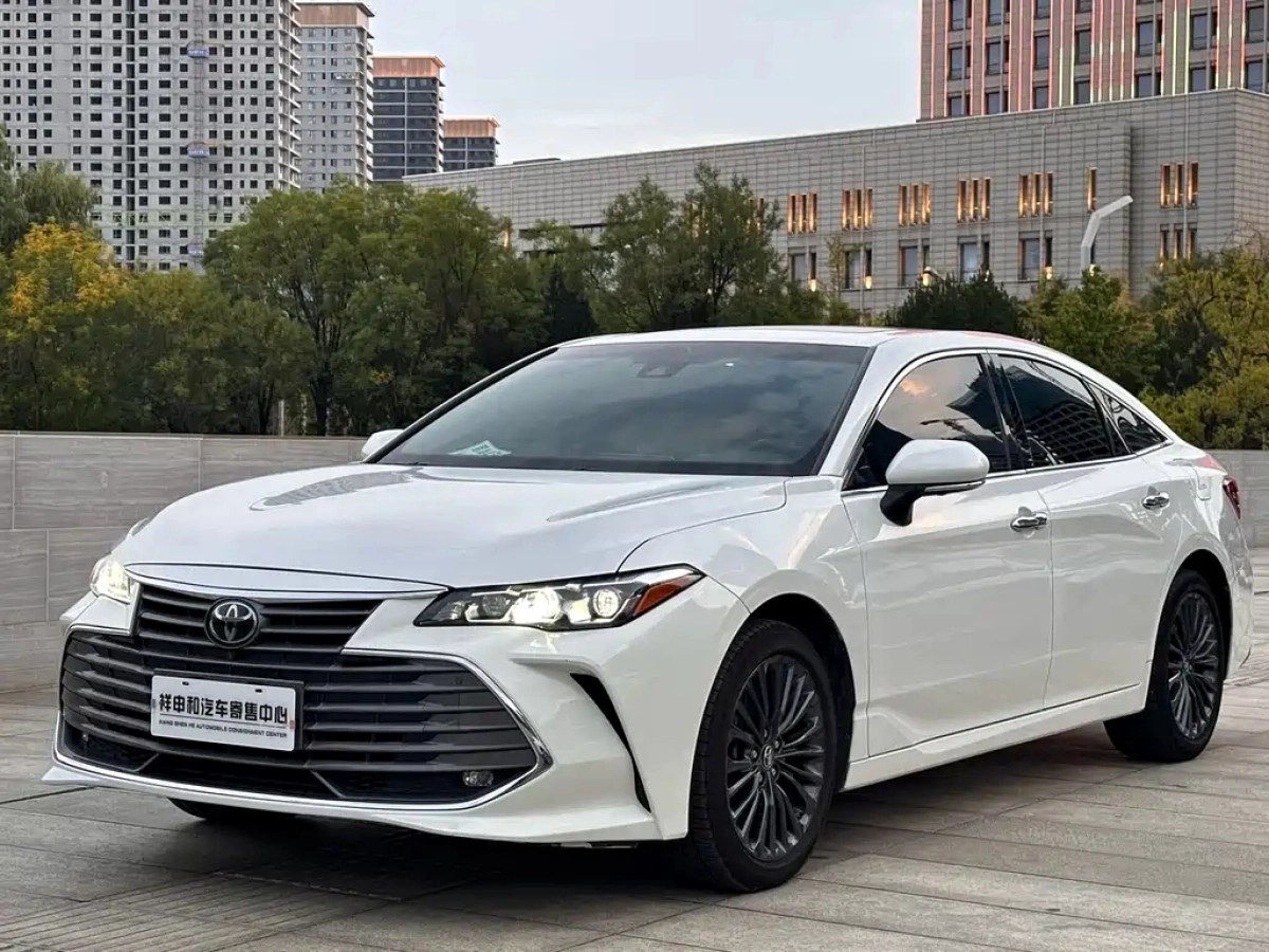 TOYOTA AVALON  2020