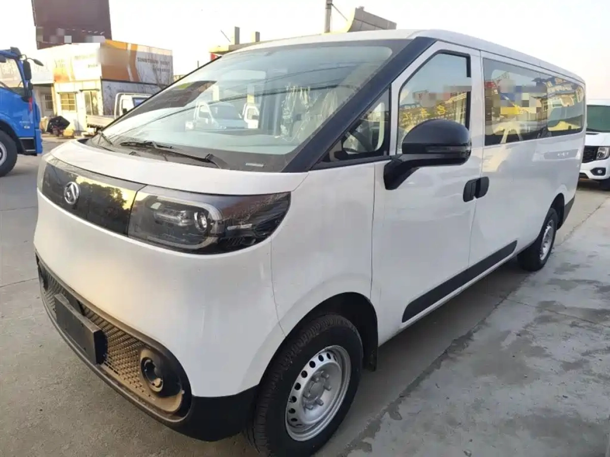 SAIC MAXUS DANA V1  2026