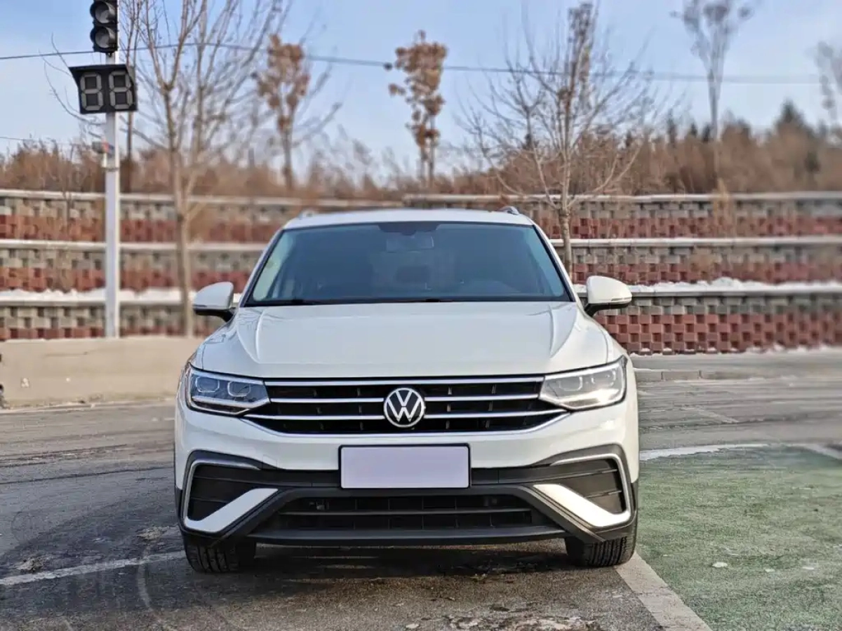 VOLKSWAGEN TIGUAN L