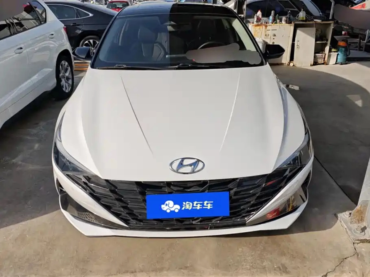 HYUNDAI ELANTRA