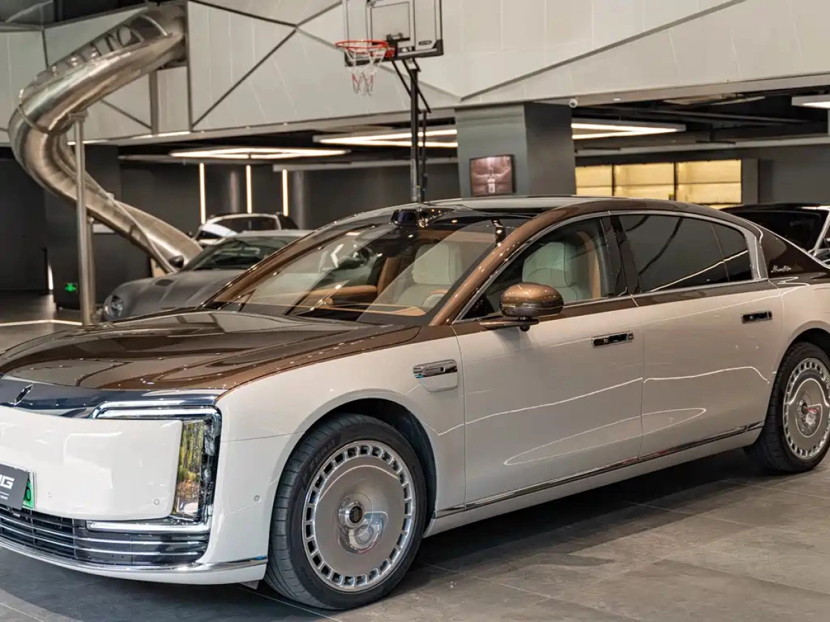 HUAWEI HIMA MAEXTRO S800  2025