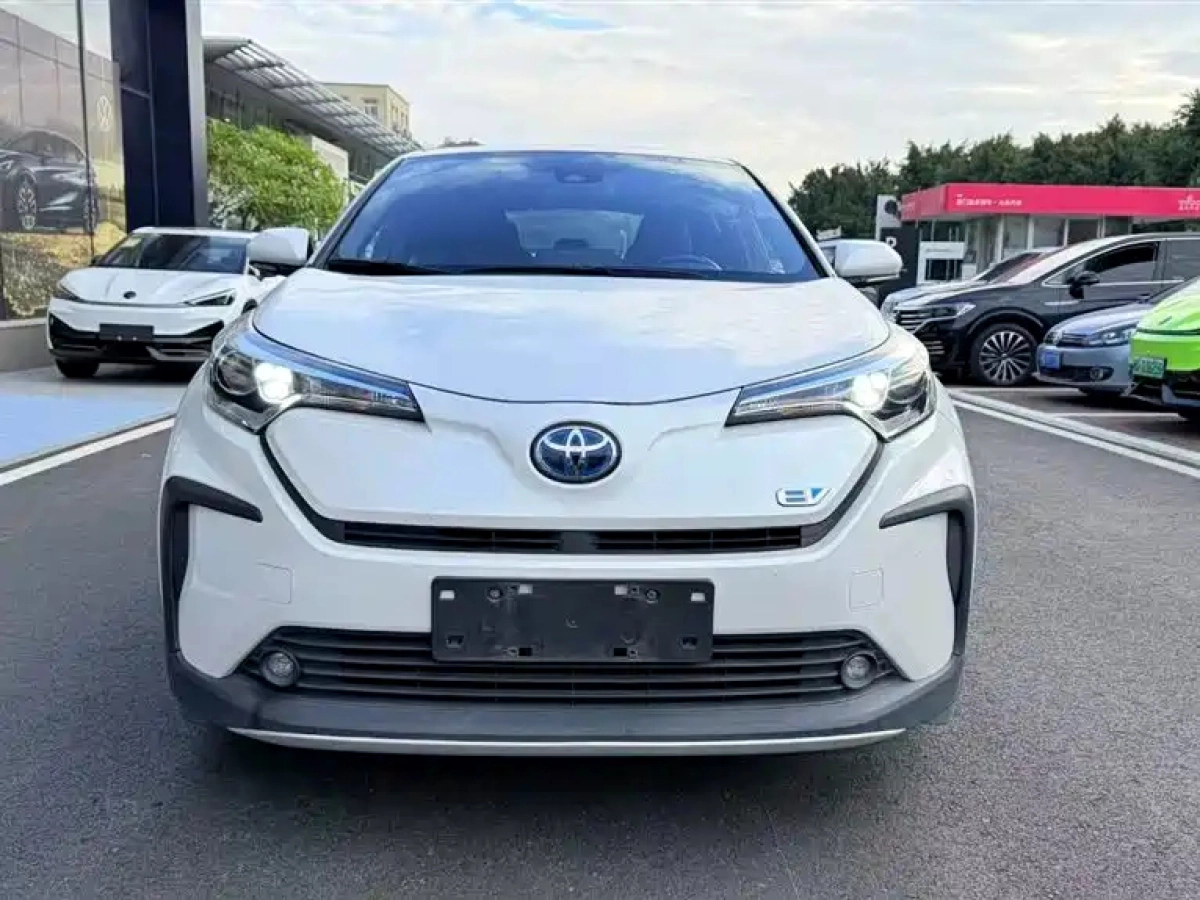 TOYOTA C-HR EV