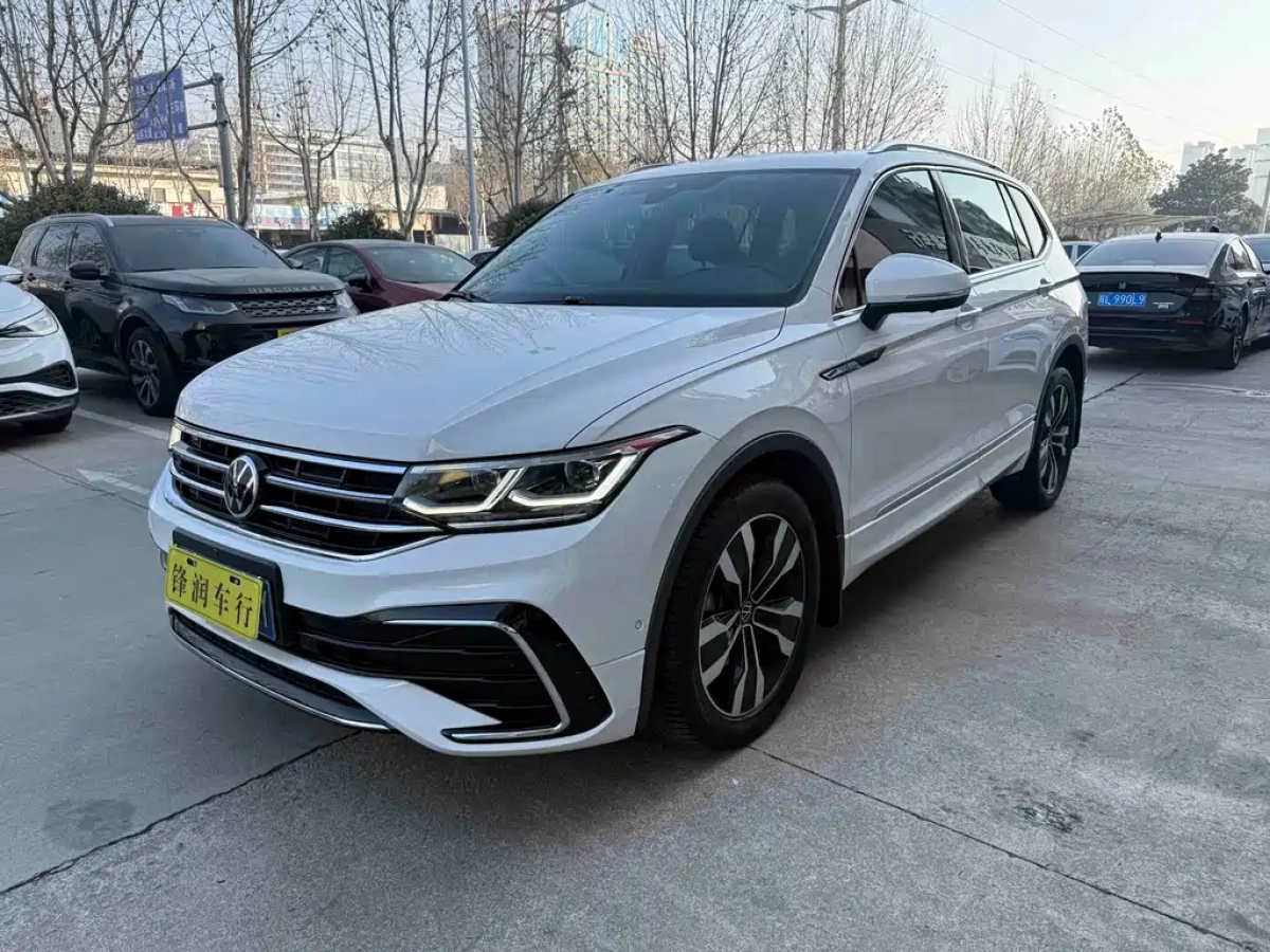 VOLKSWAGEN TIGUAN L  2022