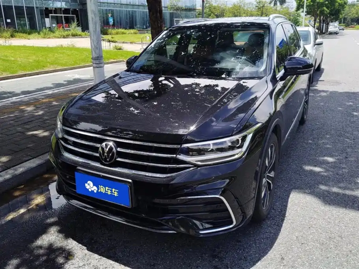 VOLKSWAGEN TIGUAN L