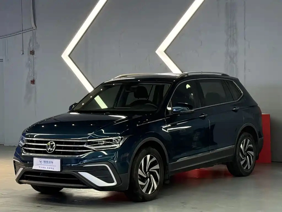 VOLKSWAGEN TIGUAN L  2022