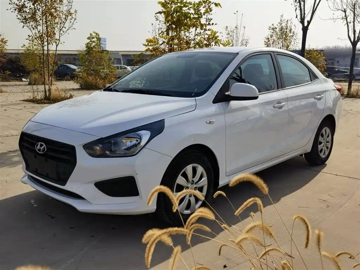 HYUNDAI VERNA