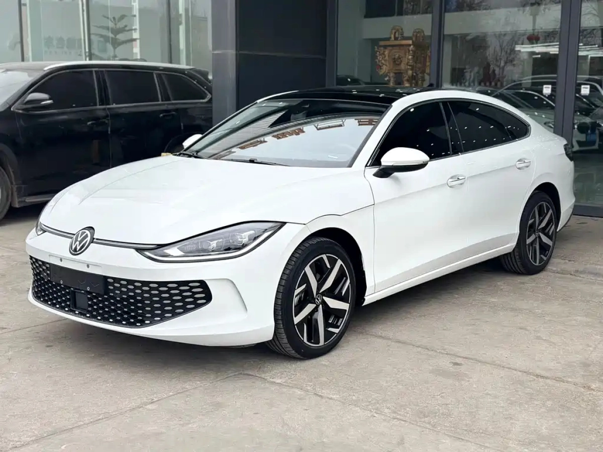 VOLKSWAGEN LAMANDO  2025