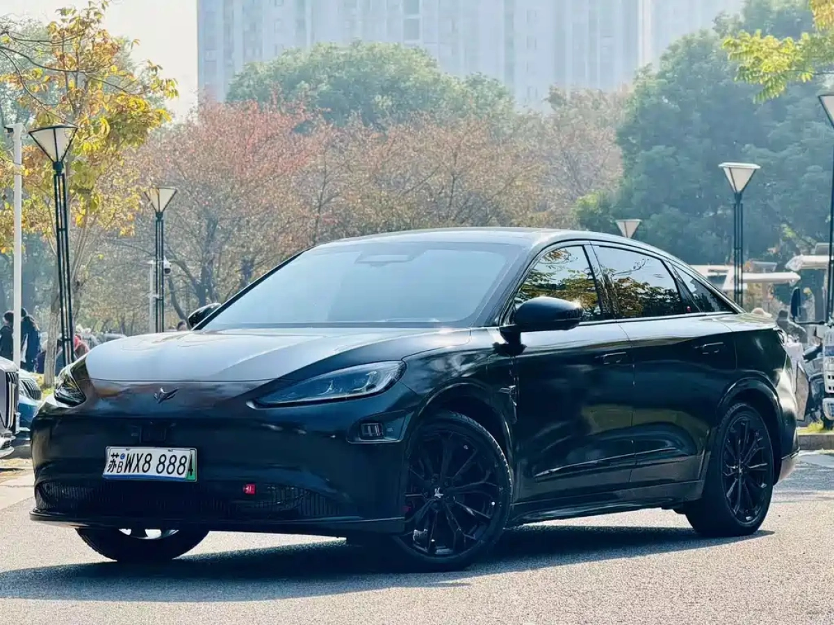 ARCFOX ALPHA S ARCFOX ALPHA S  2025