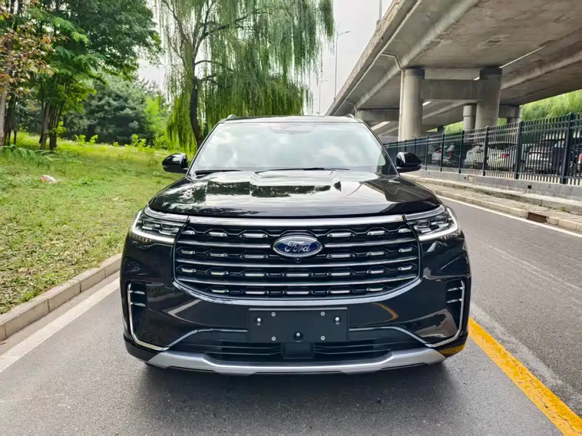 FORD EXPLORER  2025