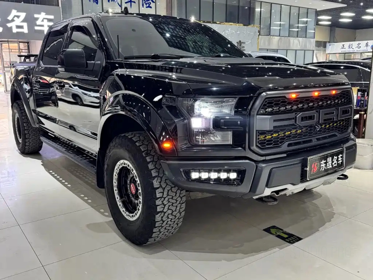 FORD F-150 RAPTOR