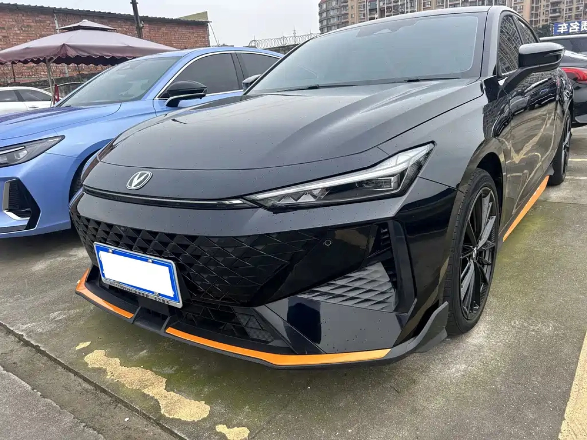 CHANGAN UNI-V  2024