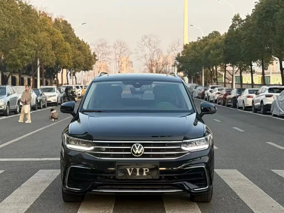 VOLKSWAGEN TIGUAN L