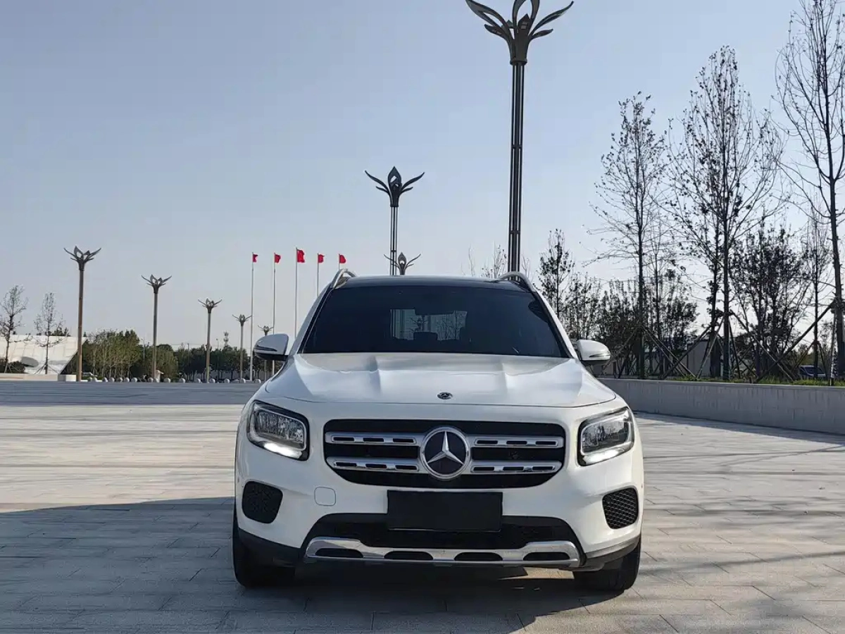 MERCEDES-BENZ GLB