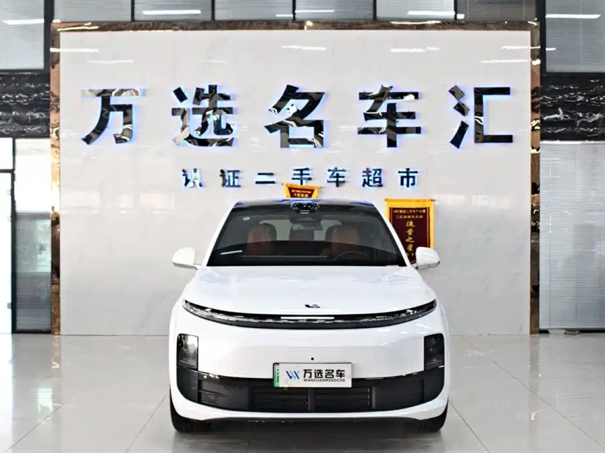 LI AUTO L6  2024