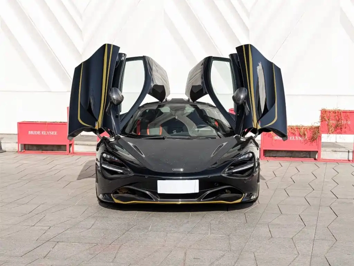 MCLAREN 720S
