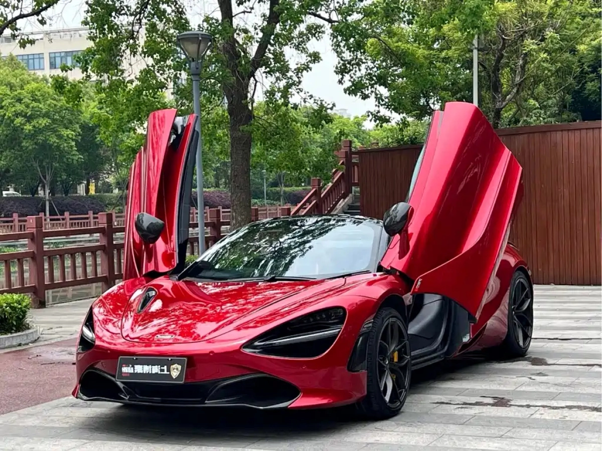 MCLAREN 720S