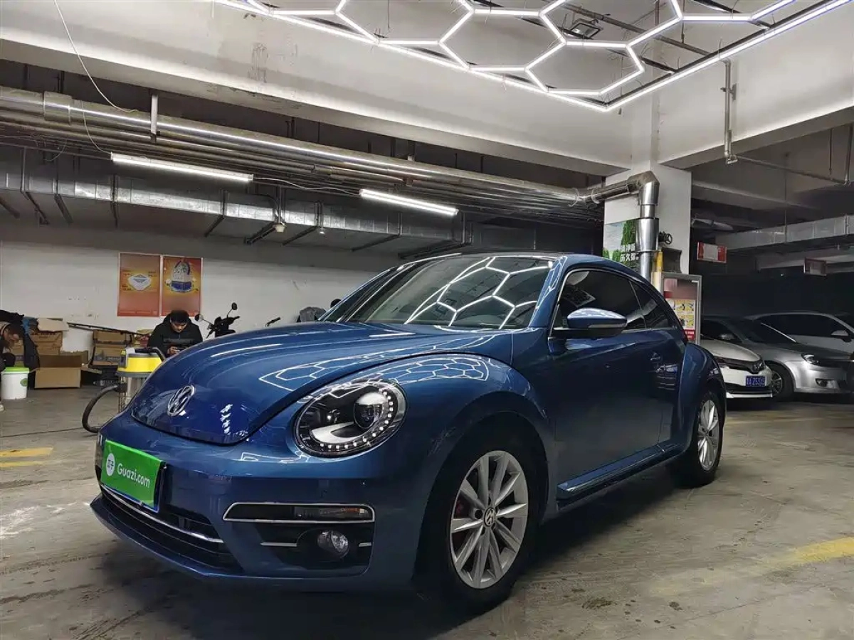 VOLKSWAGEN BEETLE