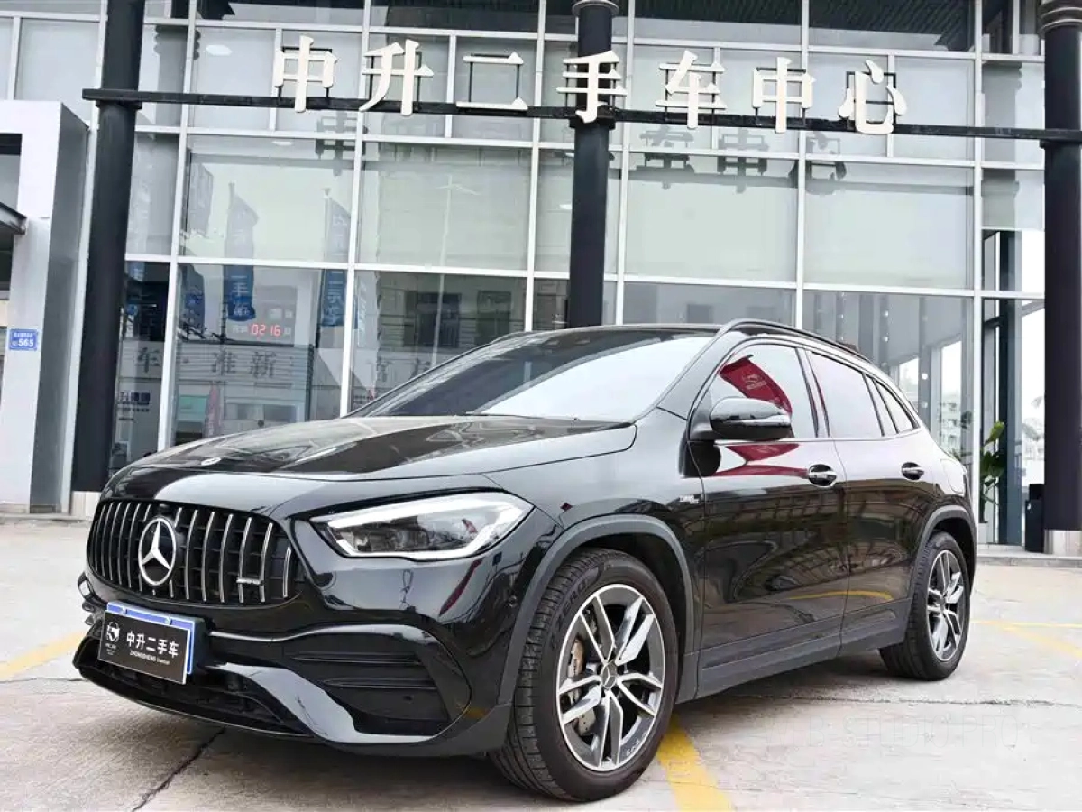 MERCEDES-BENZ GLA AMG  2023