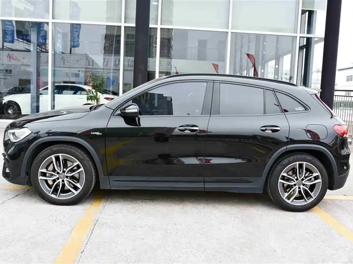 MERCEDES-BENZ GLA AMG