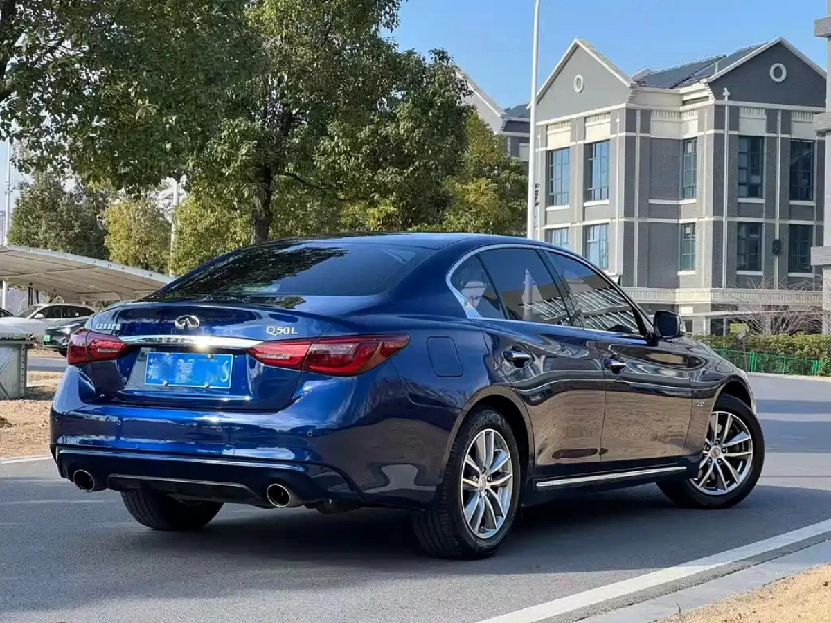 INFINITI Q50L