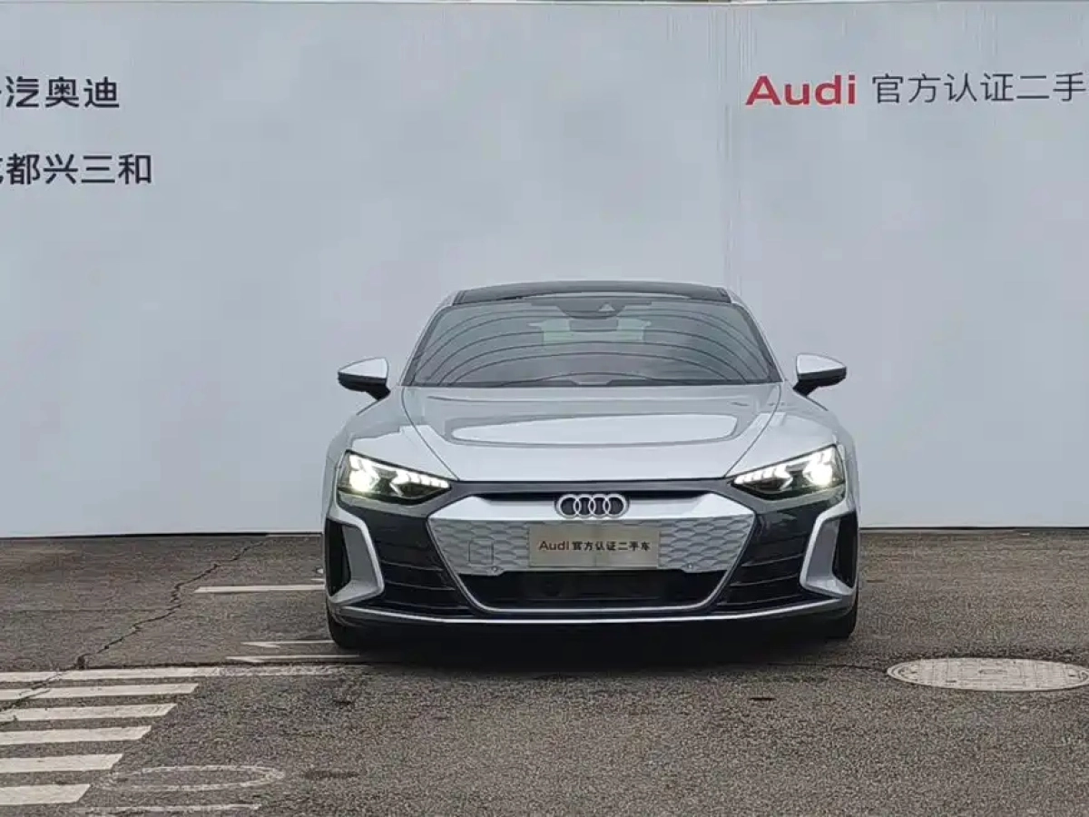 AUDI E-TRON GT