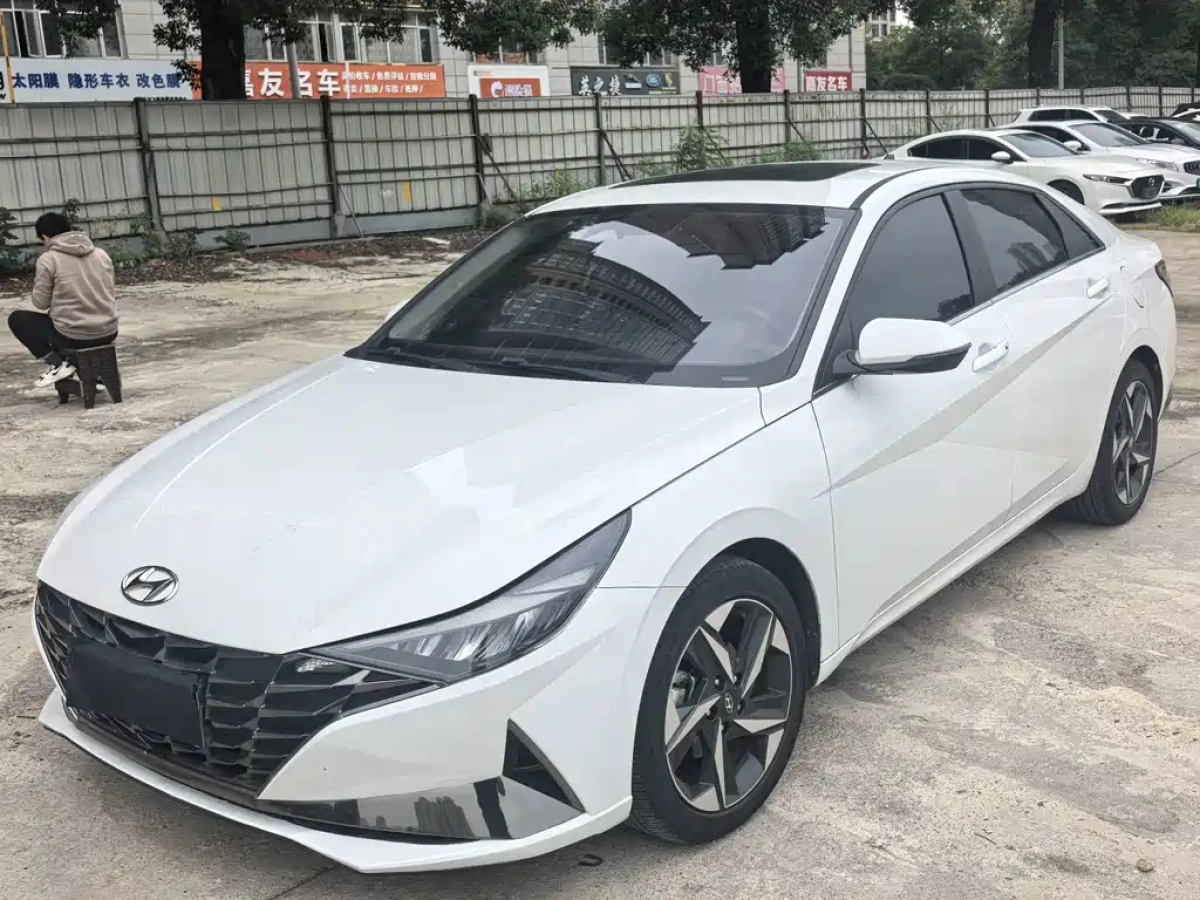 HYUNDAI ELANTRA  2023