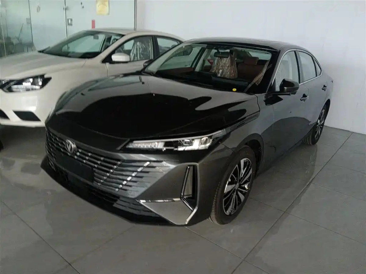 CHANGAN EADO PHEV  2025