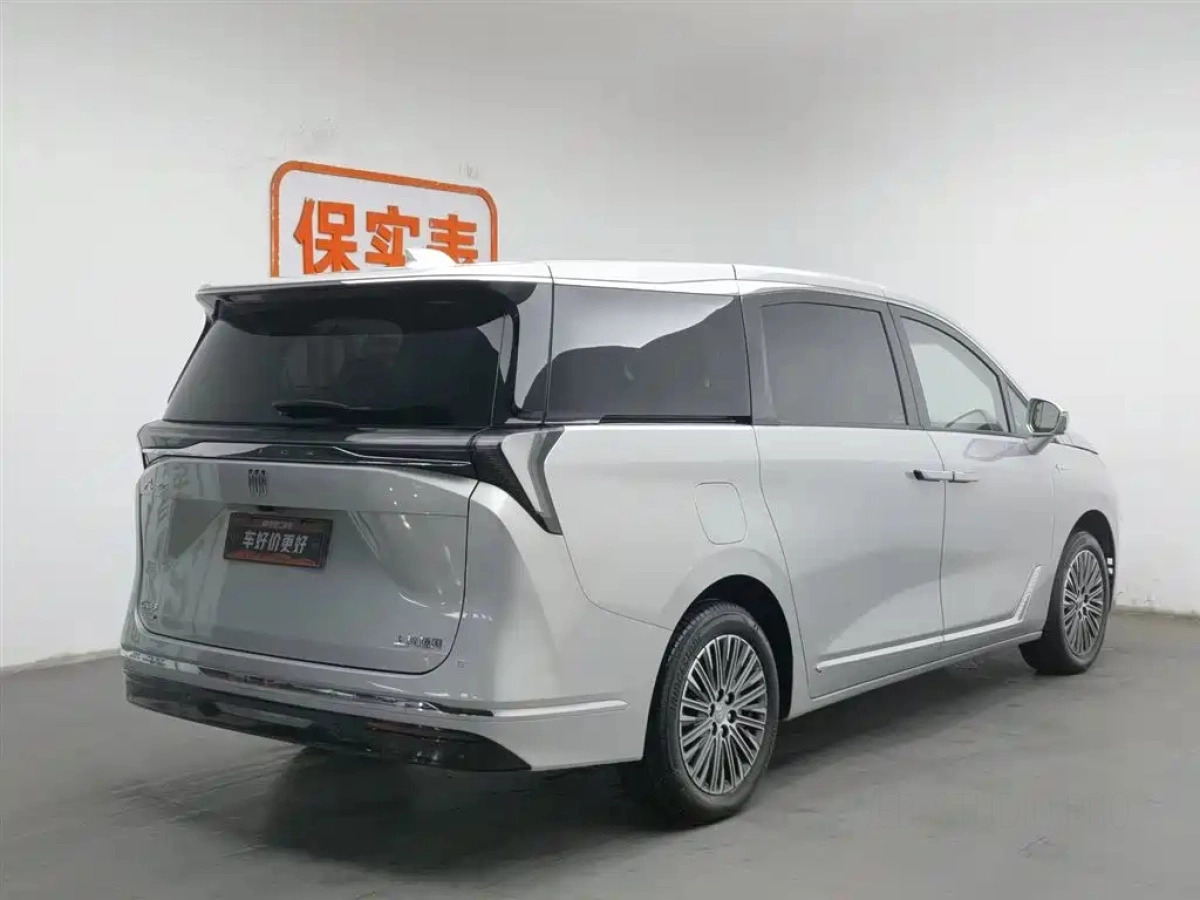 BUICK GL8 NEW ENERGY