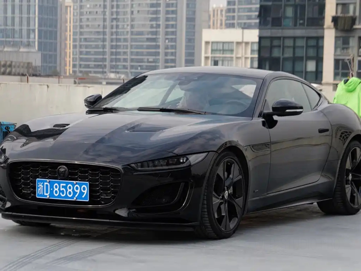 JAGUAR F-TYPE  2024