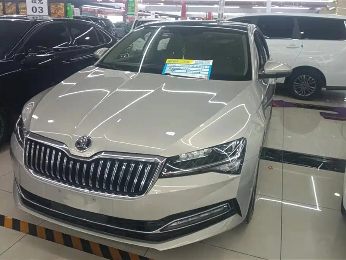 SKODA SUPERB  2020