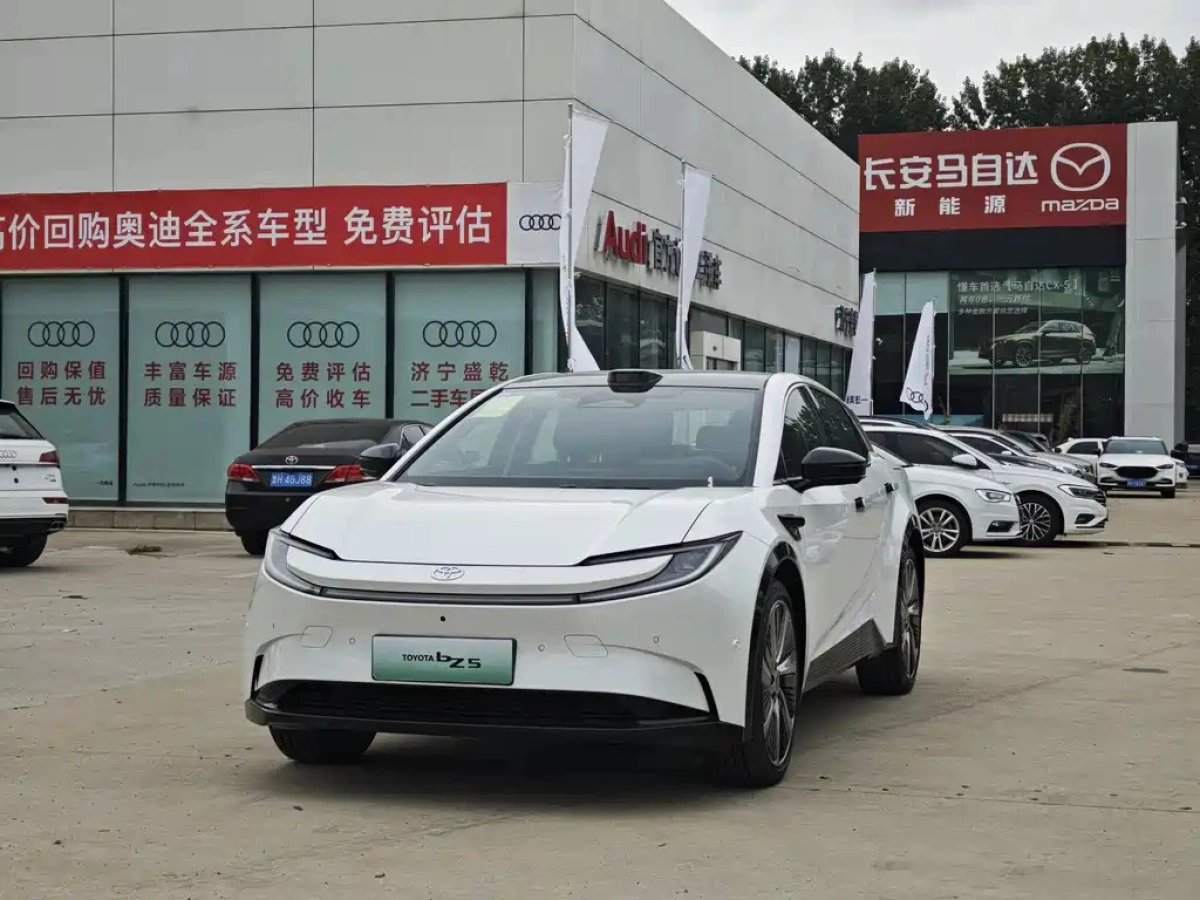 TOYOTA BZ5  2025