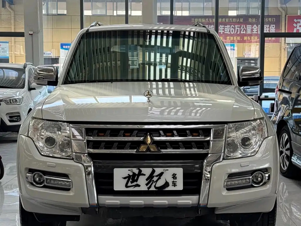 MITSUBISHI PAJERO IMPORT  2019