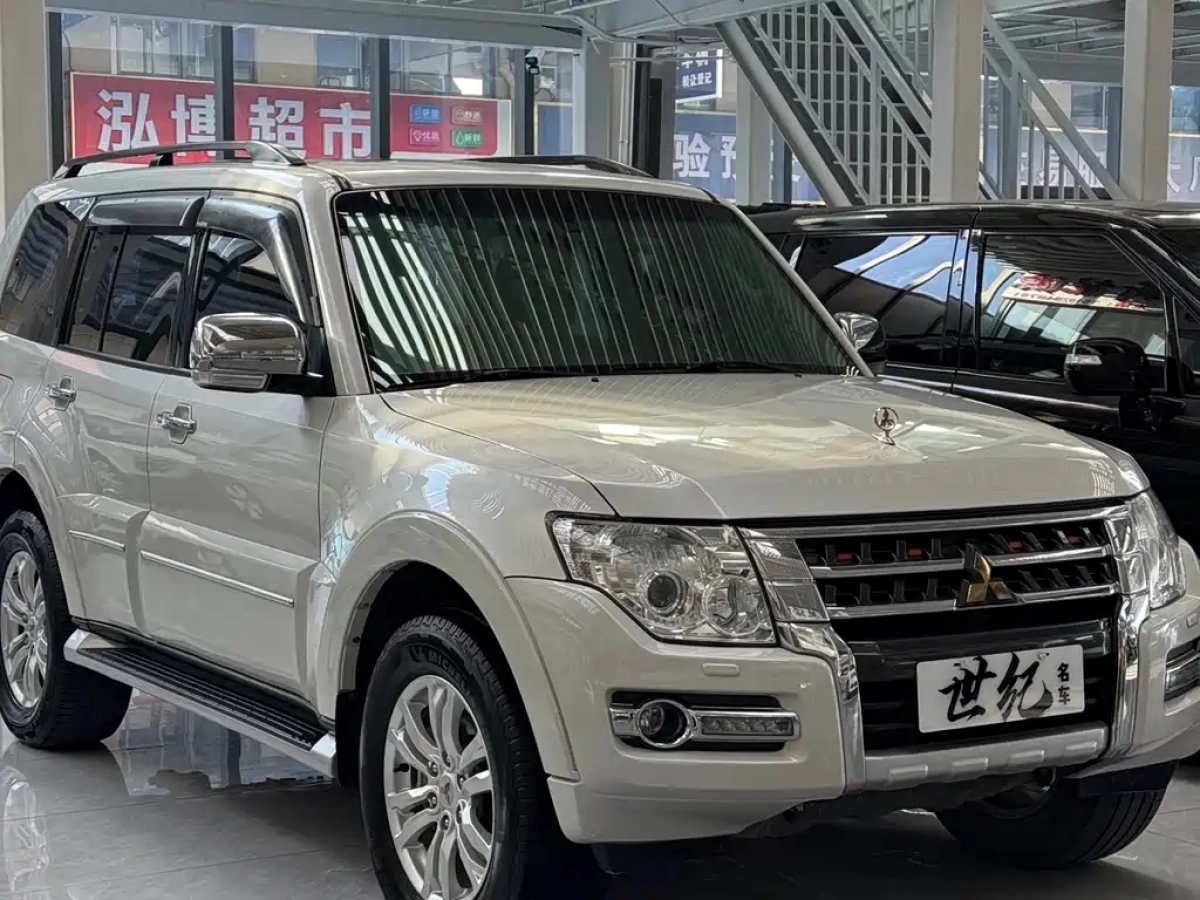 MITSUBISHI PAJERO IMPORT