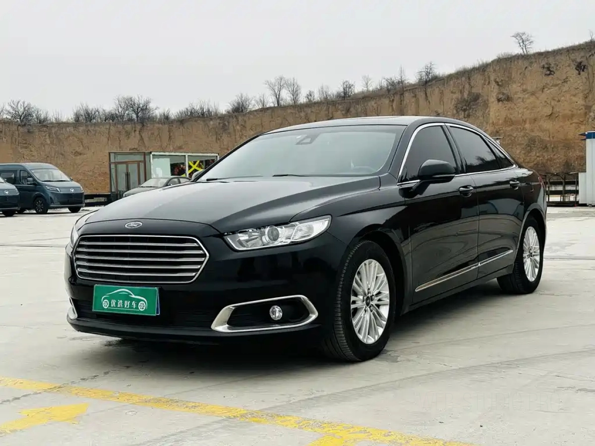 FORD TAURUS  2019