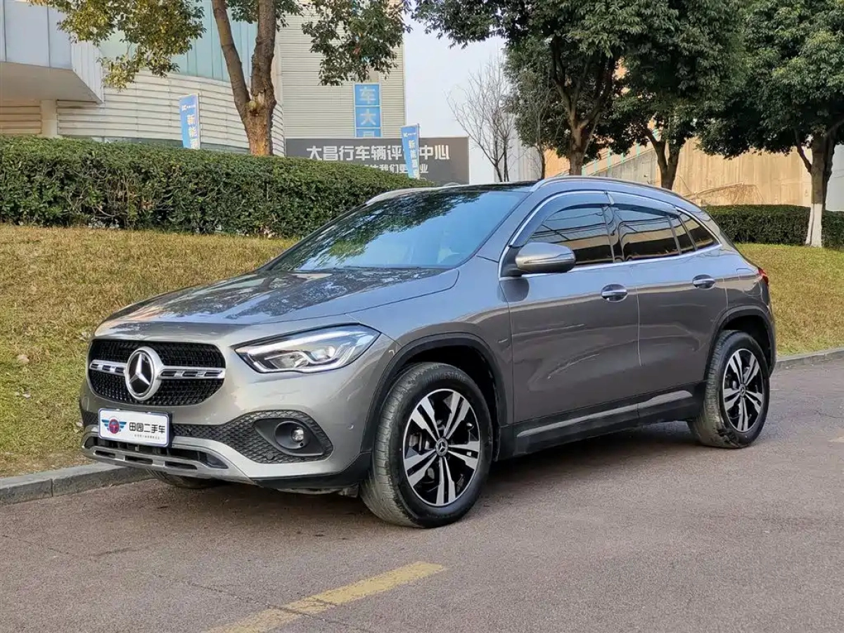 MERCEDES-BENZ GLA  2022