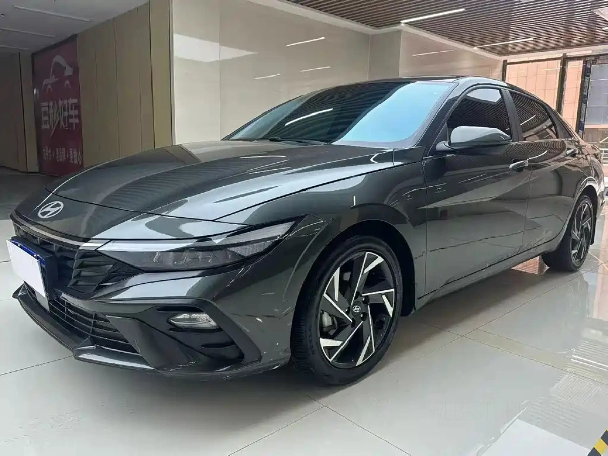 HYUNDAI ELANTRA