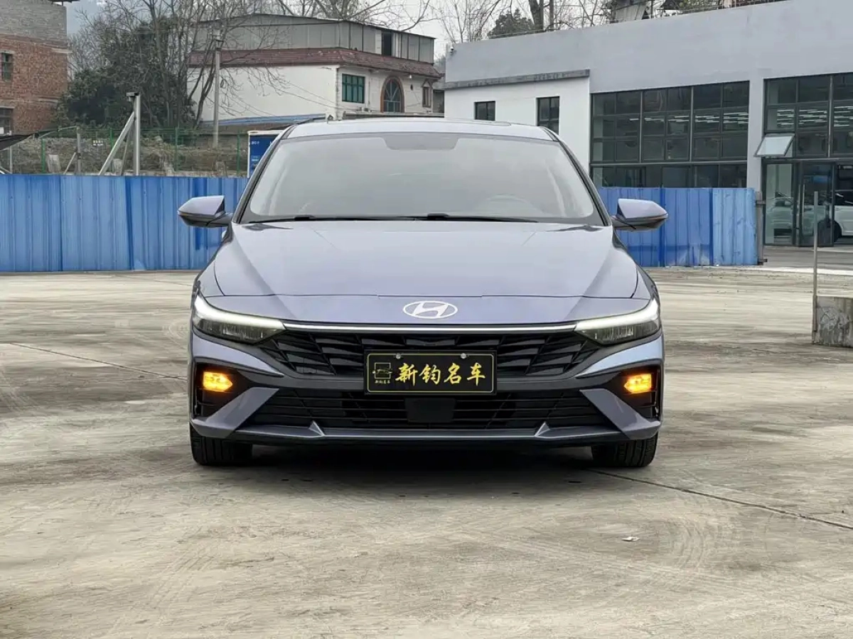 HYUNDAI ELANTRA