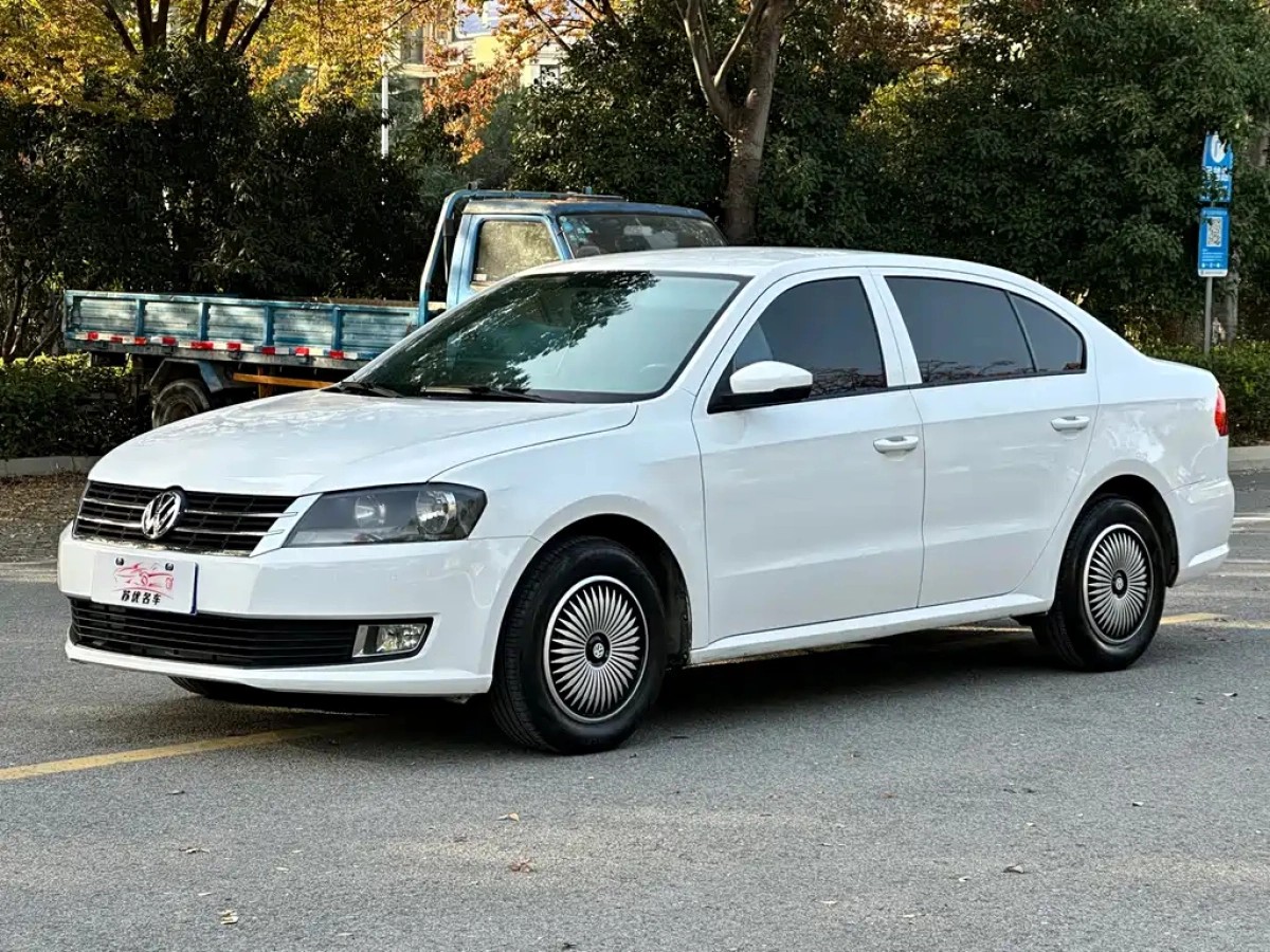 VOLKSWAGEN LAVIDA  2020