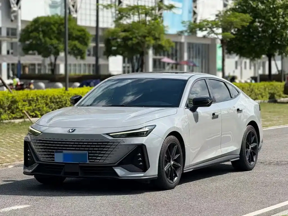 CHANGAN UNI-V  2022