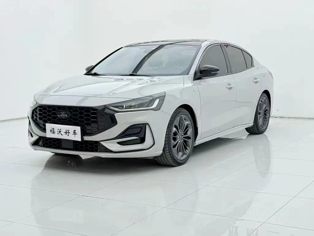 FORD FOCUS  2023